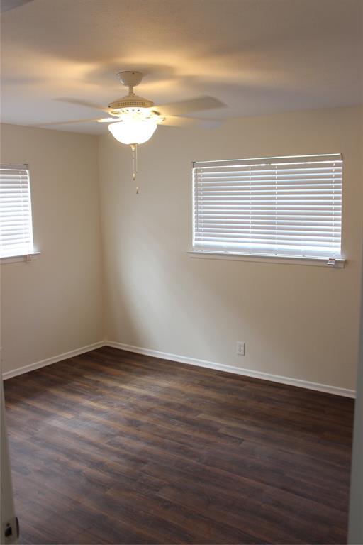 Building Photo - 104 S Lois Ln