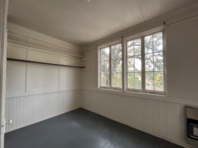 Building Photo - 1202 S Schiller St