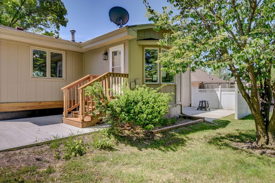 Cooking Patio2 - 11680 Meredith Ave