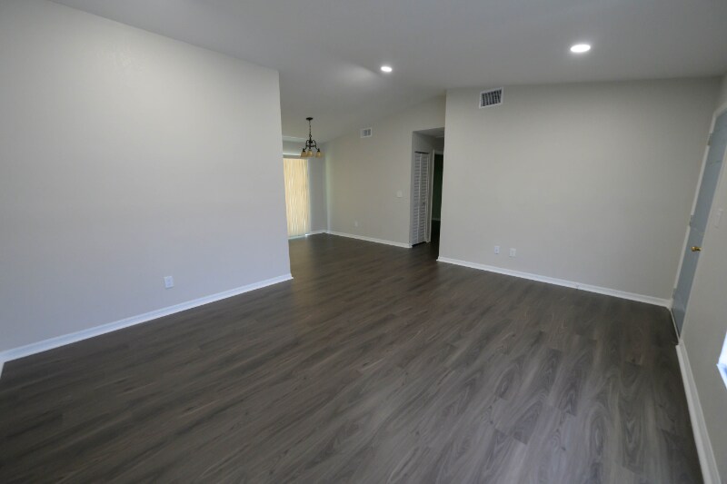 Building Photo - 1917 Wolford Rd