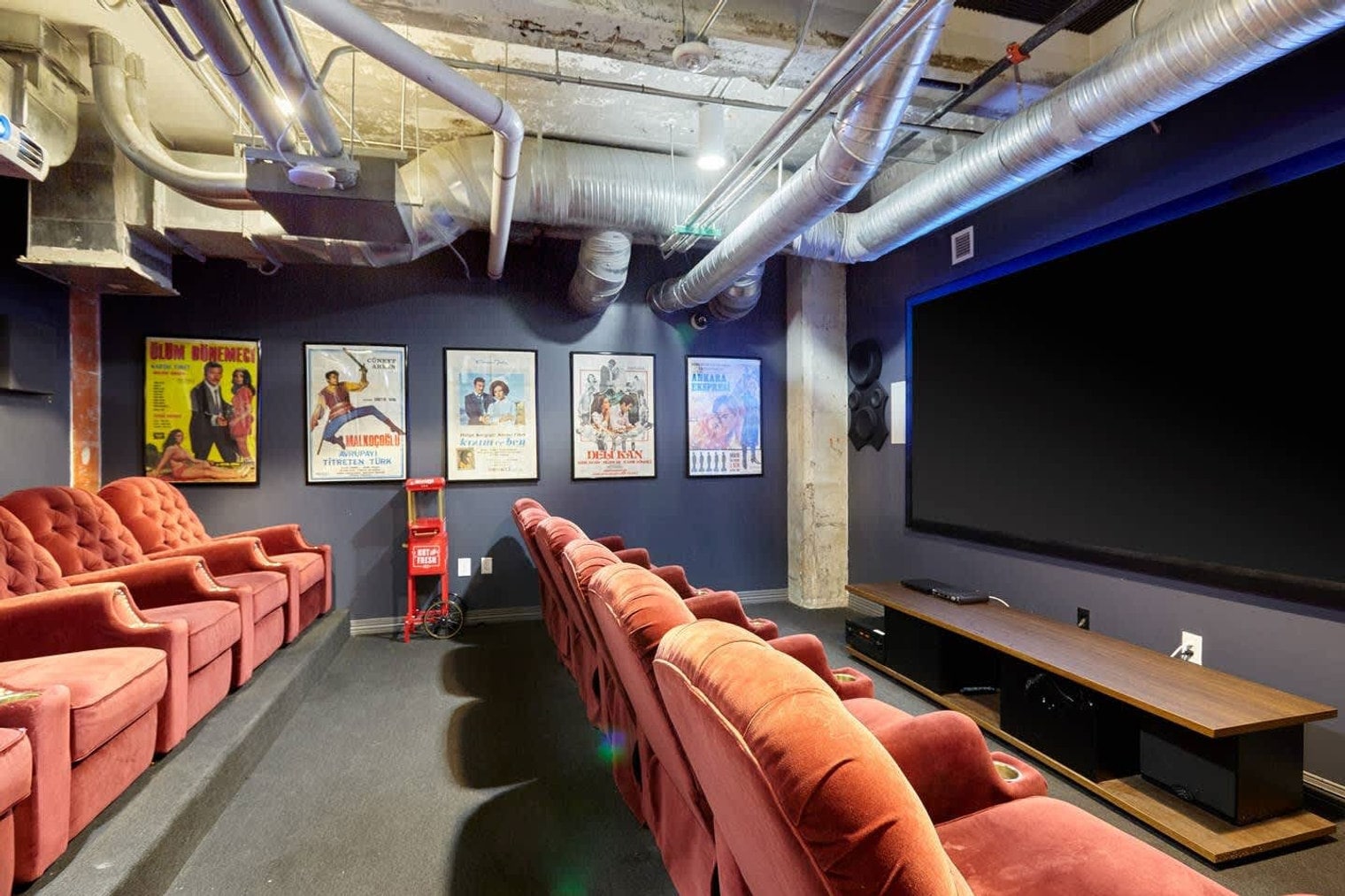 Building Photo - 500 S Ervay St