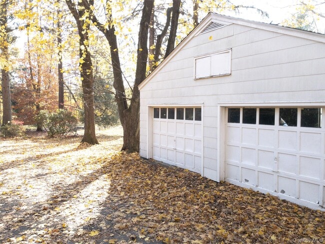 Building Photo - 122 Titicus Rd