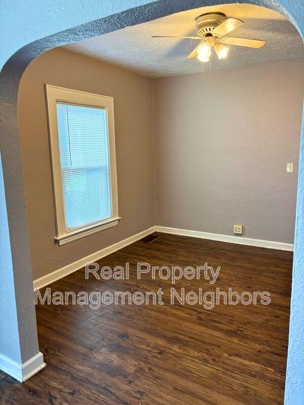 Building Photo - 2257 Berwyn Ave SW