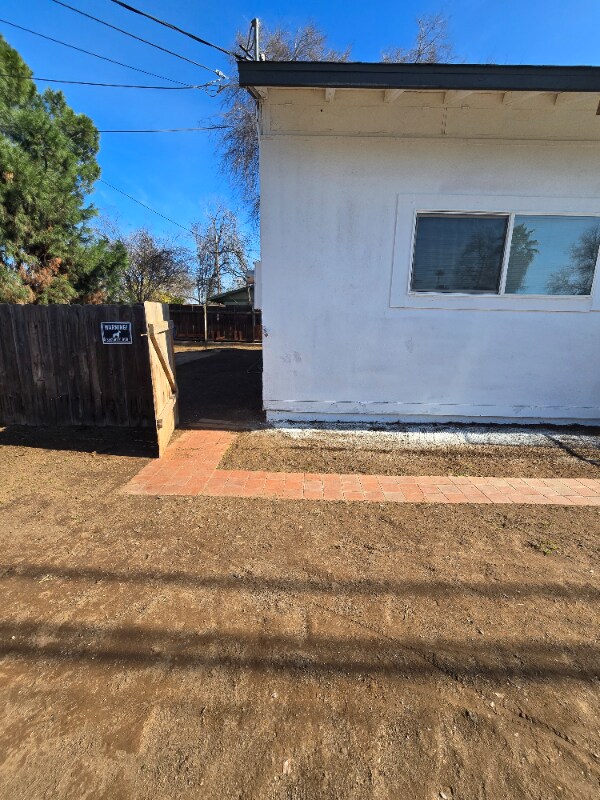 Building Photo - 7164 N Maroa Ave