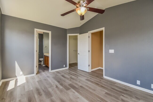 Building Photo - 7367 Glenburn Dr