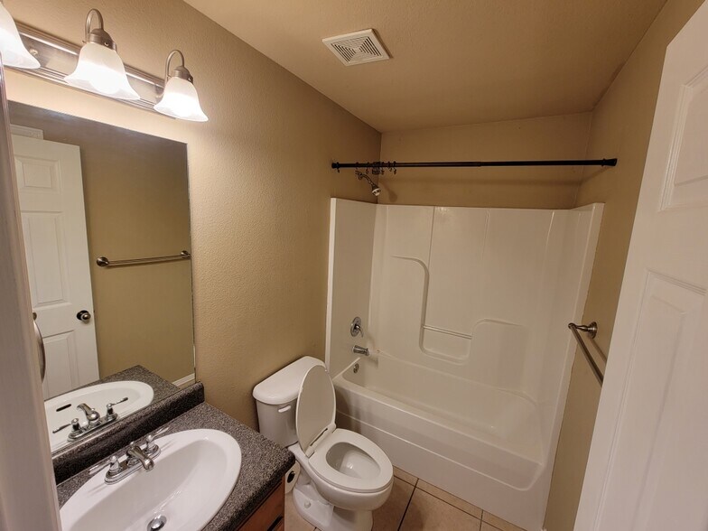 Building Photo - 1303 East Ken Leach Court