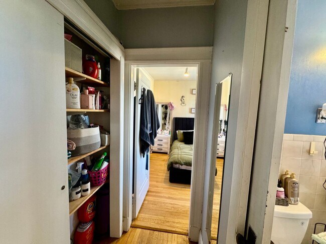 Building Photo - Spacious Cambridge 1 Bed