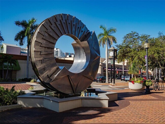 Building Photo - 512 Laurel Pk Dr