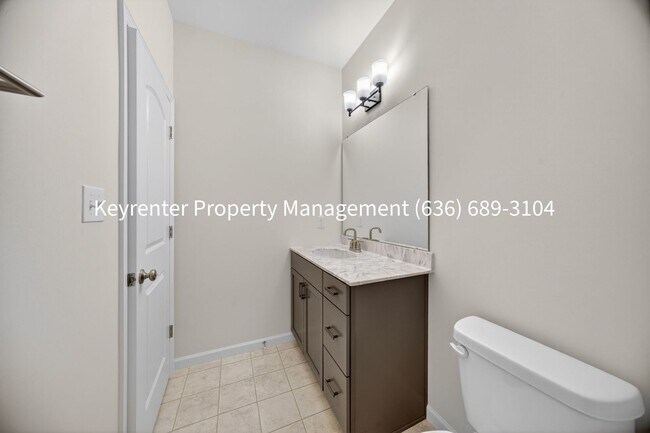 Building Photo - 825 Cedarwood Dr