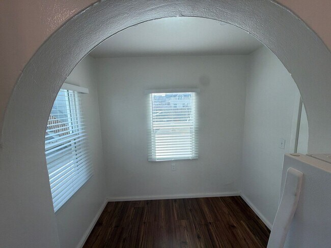 Building Photo - 102-106 Lorimer Street