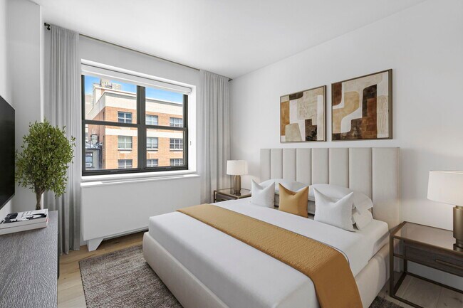Building Photo - 516 W 47th St