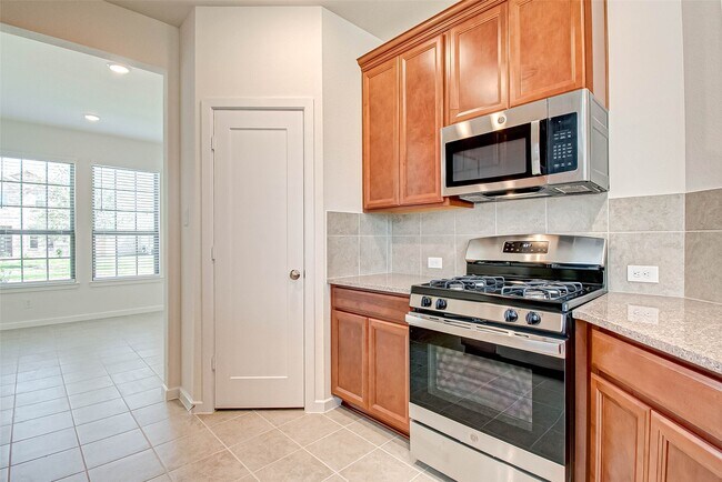 Building Photo - 8110 Colony Chase Ct