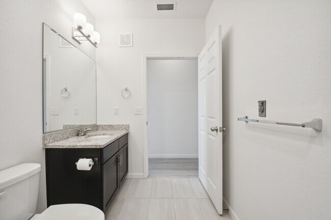 Building Photo - 15700 E Jamison Dr