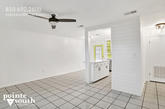 Building Photo - 208 E 22nd Ave