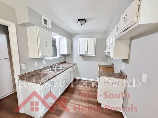 Building Photo - 4627 Crystal Springs Dr