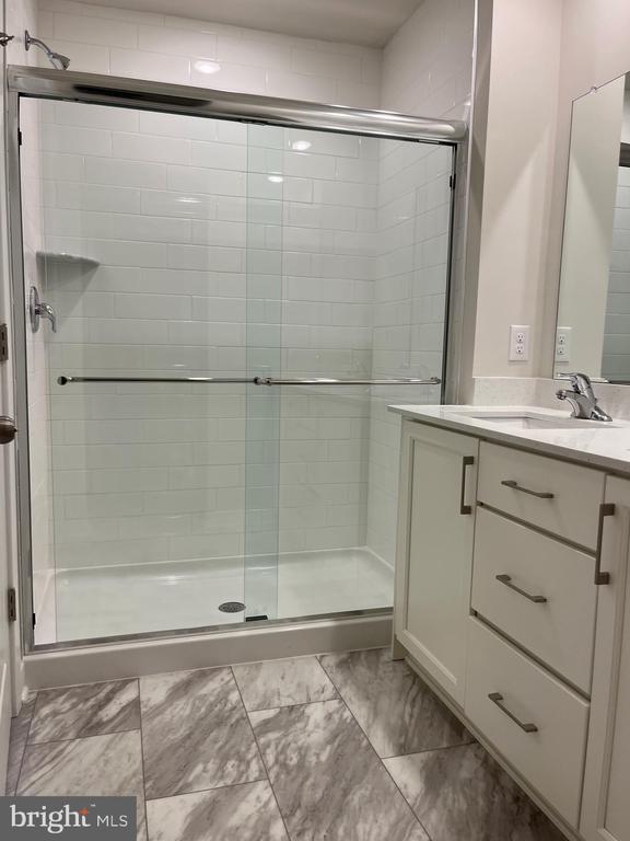 Building Photo - 37 E Front St