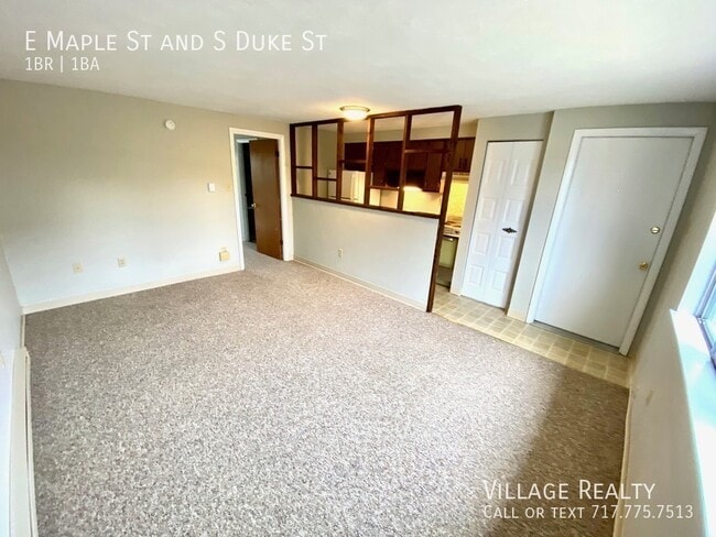 Building Photo - 509 E Maple St