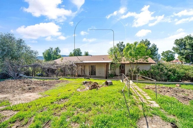 Building Photo - Charming 3 Bedroom Home with Spacious Yard in Wildomar