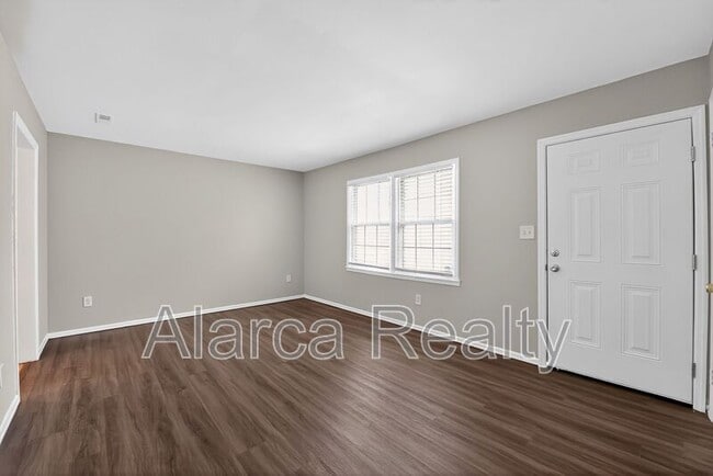 Building Photo - 4713 Plaza Rd