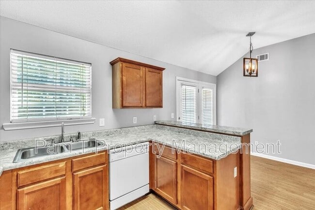 Building Photo - 3 Throgs Neck Way