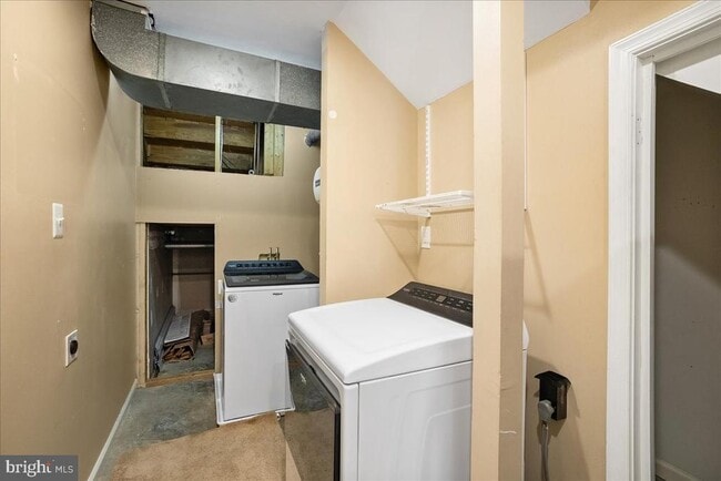Building Photo - 8316 Linden Oaks Ct