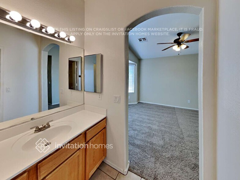 Building Photo - 8182 N 88th Ln