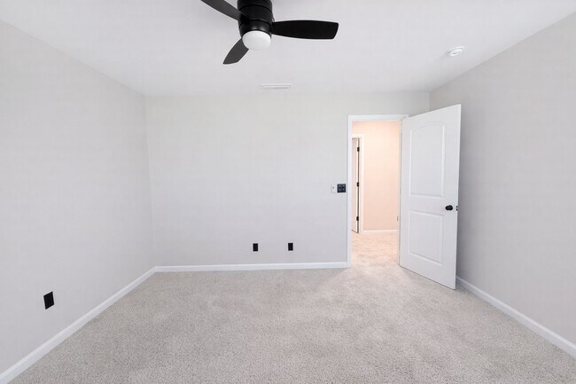 Building Photo - 12881 Clydesdale Dr