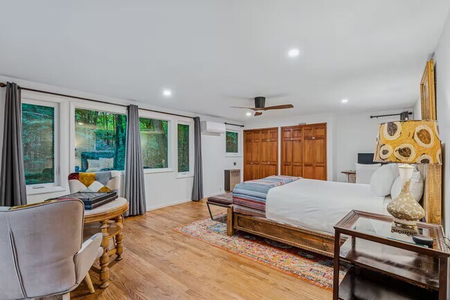 Building Photo - 2364 Willard Rd