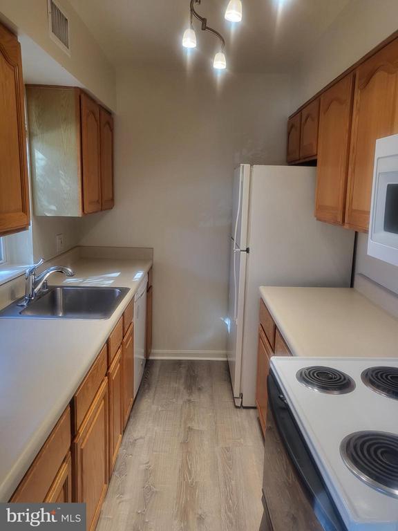 Building Photo - 3279 S Stafford St