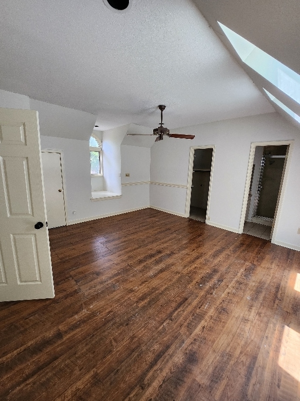 Building Photo - 542 S Deerfield Dr