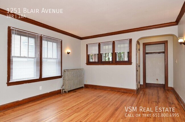 Building Photo - Beautiful 3 BD / 1 BA St. Paul Duplex.
