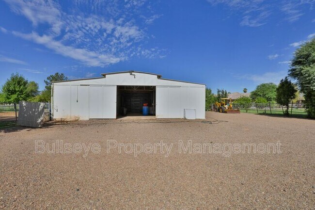 Building Photo - 2672 E Mesquite St