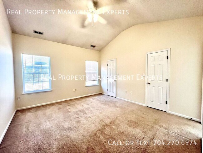 Building Photo - 109 Claremont Way