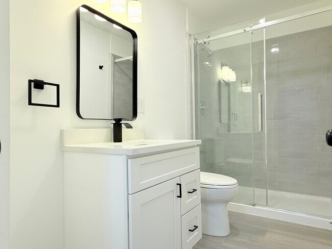 Building Photo - 23 Bellevue St