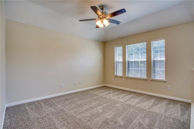 Building Photo - 1107 Middle Brook Dr