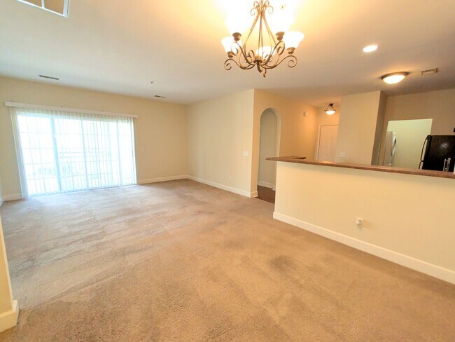 Building Photo - 2-Bed/2-Bath condo in Lenox Village.
