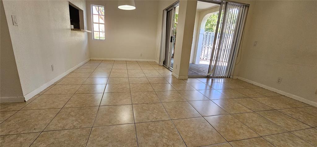 Building Photo - 1464 Springside Dr