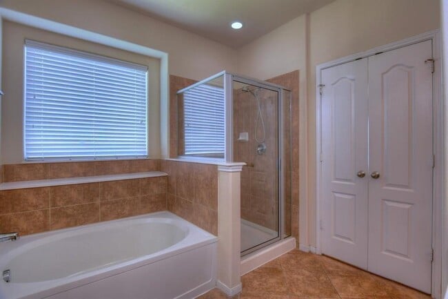 Building Photo - 4711 Bellows View Dr