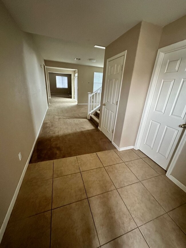 Building Photo - 2161 Chapman Oak Dr