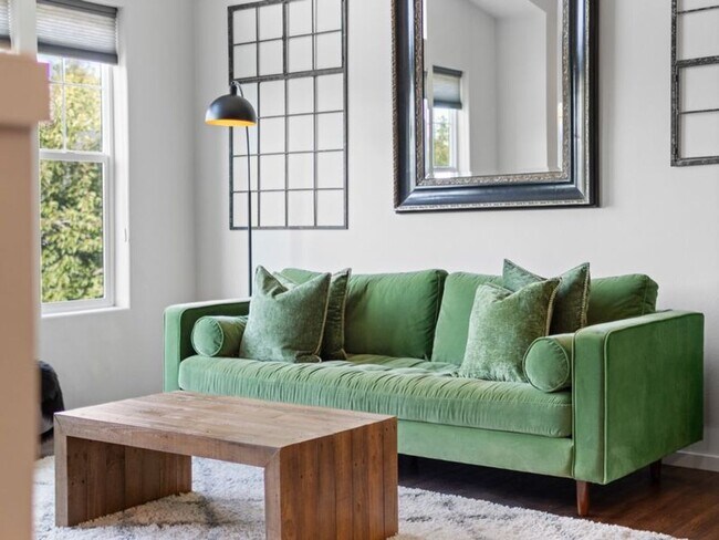 Building Photo - Desirable Kendall Yards Townhouse – Modern Living Near Downtown Spokane (Furnished)