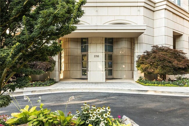 Building Photo - 2795 Peachtree Rd NE
