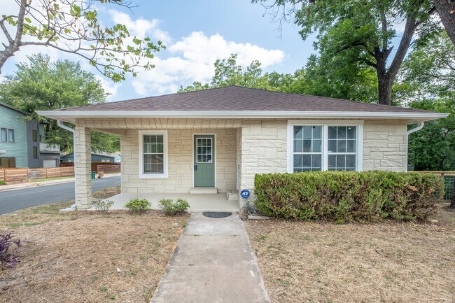 Building Photo - Charming East Austin 2BR w/ Character & Walkable Location