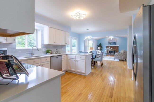 Building Photo - 2864 Mystic Dr