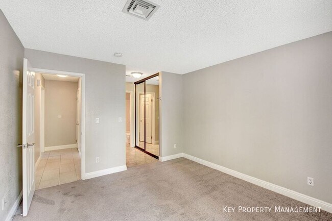 Building Photo - 4700 Nara Vista Way