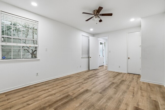 Building Photo - 1616 Kipling St