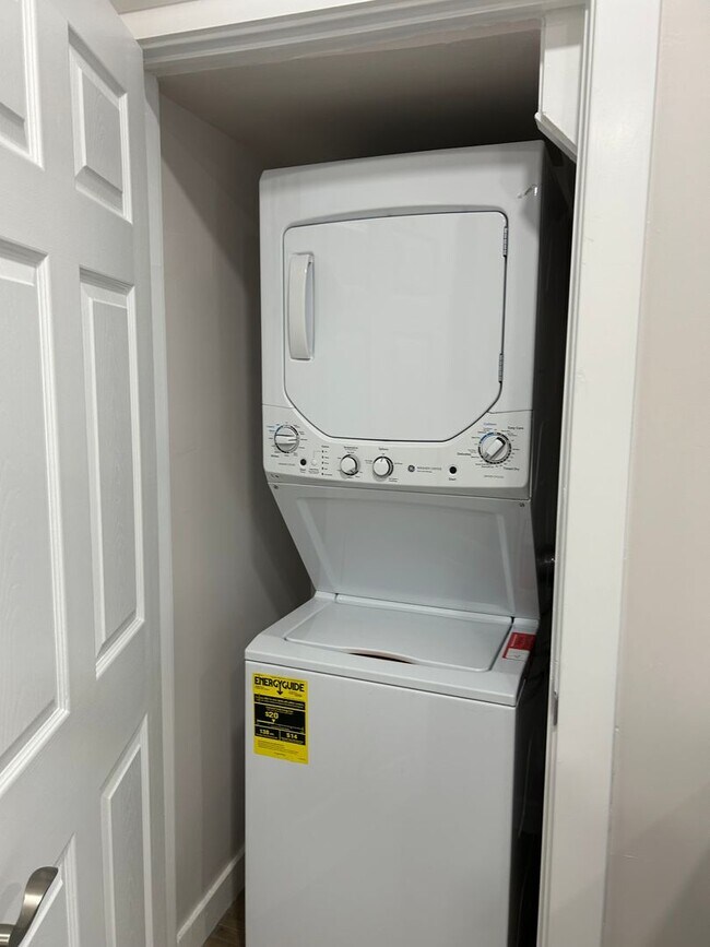 Building Photo - 4300 Apple Ave