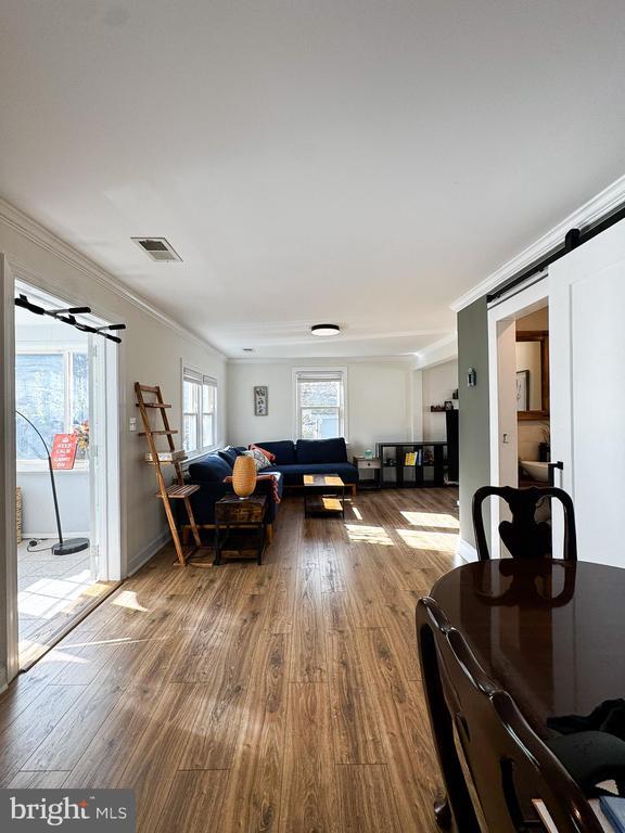 Building Photo - 10712 Warwick Ave