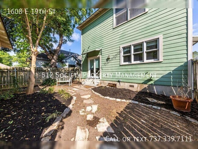 Building Photo - 1608 E 19th St