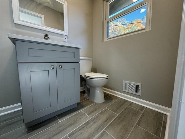 Building Photo - 3489 Creighton Rd SW