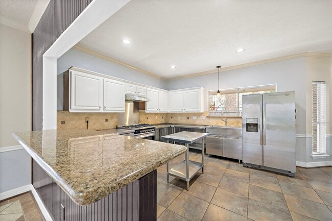 Building Photo - 5718 Charlestown Colony Dr